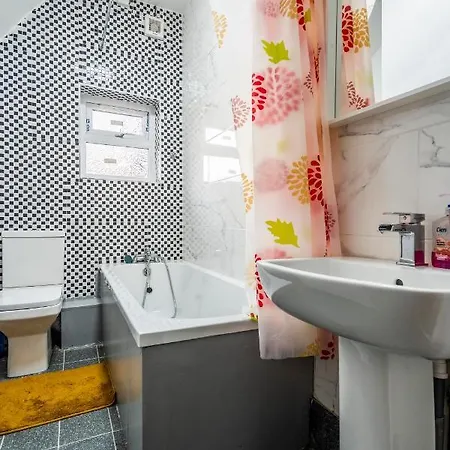 Apartament Deluxe 2-bedroom Flat With Free Parking Birmingham
