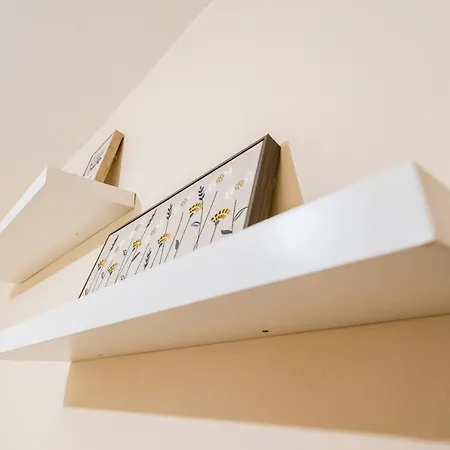 Deluxe 2-bedroom Flat With Free Parking
